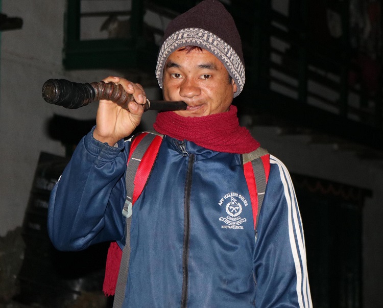 फेरी लगाउने काममा घट्दै युवा पुस्ताको चासो