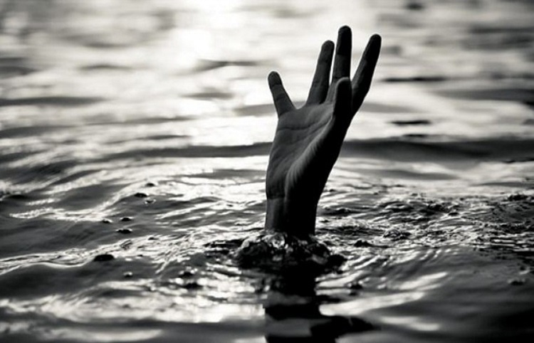 फोक्सुण्डो ताल घुम्न जाने क्रममा खोलामा खसेर युवती बेपत्ता