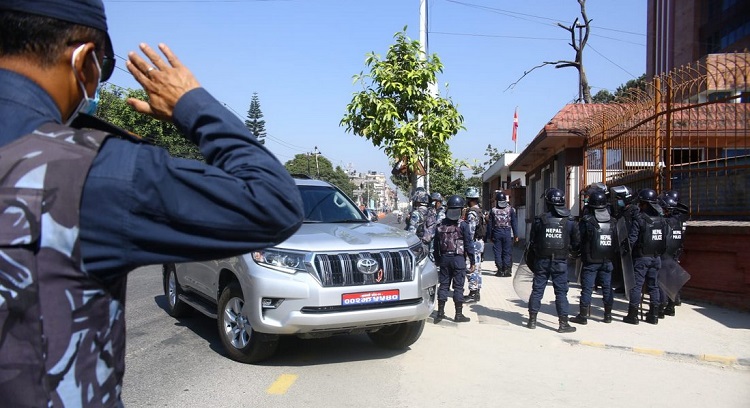 अवरोधबीच प्रधानन्यायाधीश जबरा सर्वोच्च प्रवेश