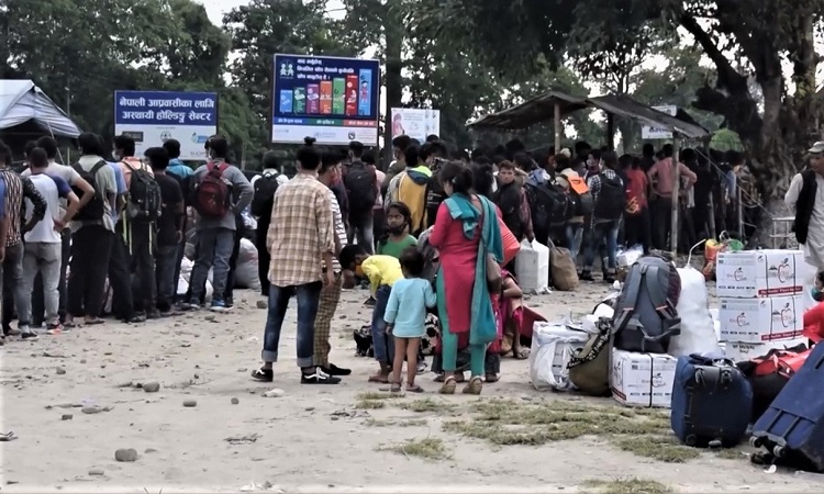 खोप नलगाएकालाई भारत प्रवेशमा रोक