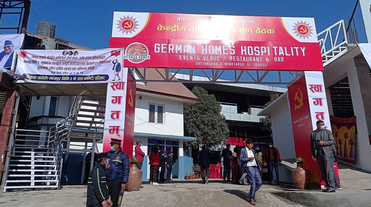 एमालेले गठन गर्‍यो ९९ सदस्यीय पोलिटब्युरो, को-को परे (सूचीसहित)