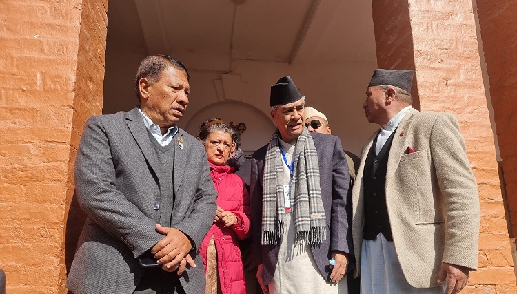 प्रकाशमान सिंहले देउवालाई समर्थन गर्ने