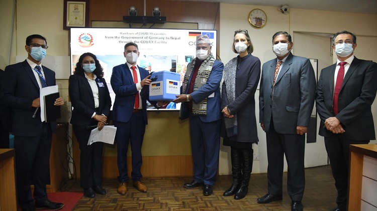 जर्मन सरकारद्वारा नेपाललाई ४१ लाख खोप हस्तान्तरण