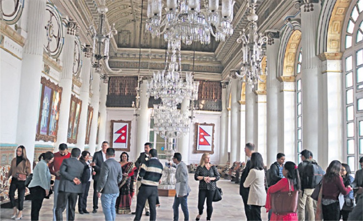 सर्वसाधारणका लागि गद्दी बैठक खुला गरिँदै