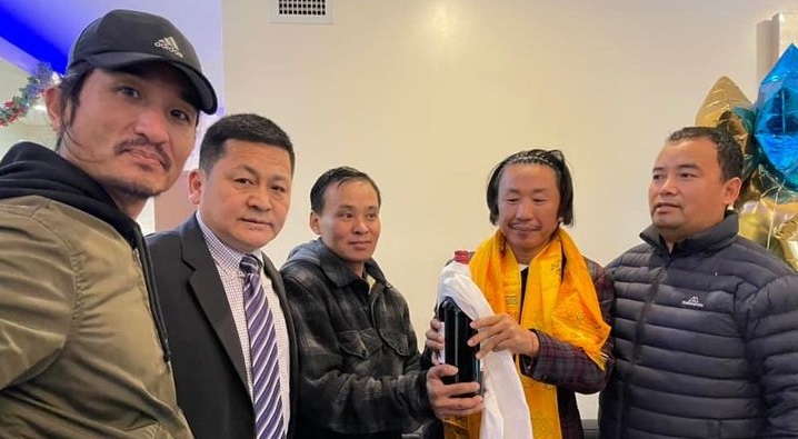 स्टेजमै उक्लेर गायक राजेश पायल राईलाई हातपात गर्ने व्यक्तिले मागे माफी