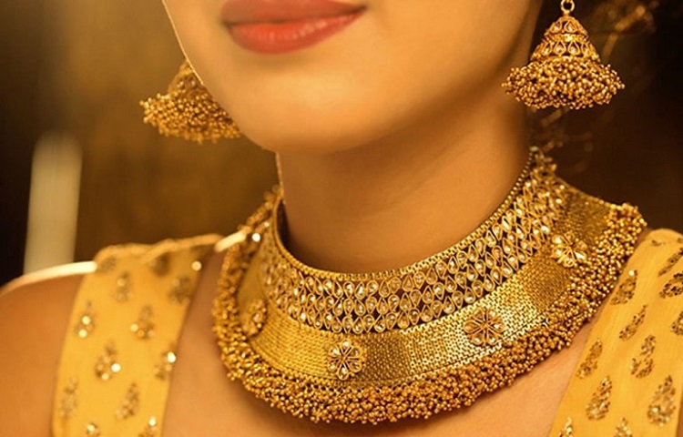 एकैदिन प्रतितोला रु ९०० ले घट्यो सुनको मूल्य