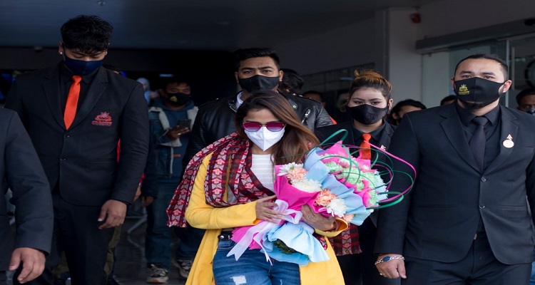 बलिउड गायिका कौर नेपालमा