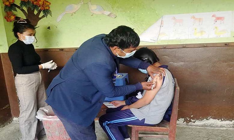 विद्यार्थी तथा बालबालिकाका लागि खोप