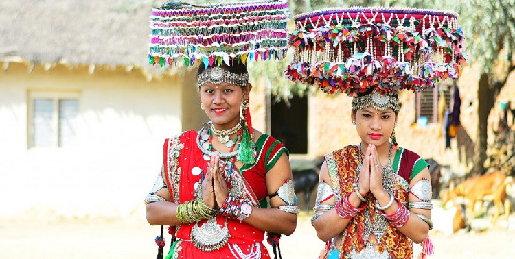 थारु बस्तीमा माघीको रौनक
