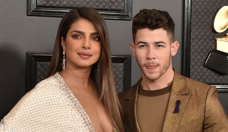 आमा बनिन् प्रियंका चोपडा