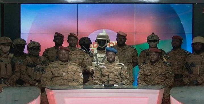 बुर्किनो फासोमा सैन्य कु, संसद विघटन