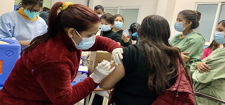 कोरोनाको तेस्रो लहर  घरघरमा बिरामी तर परीक्षण नै गर्दैनन्