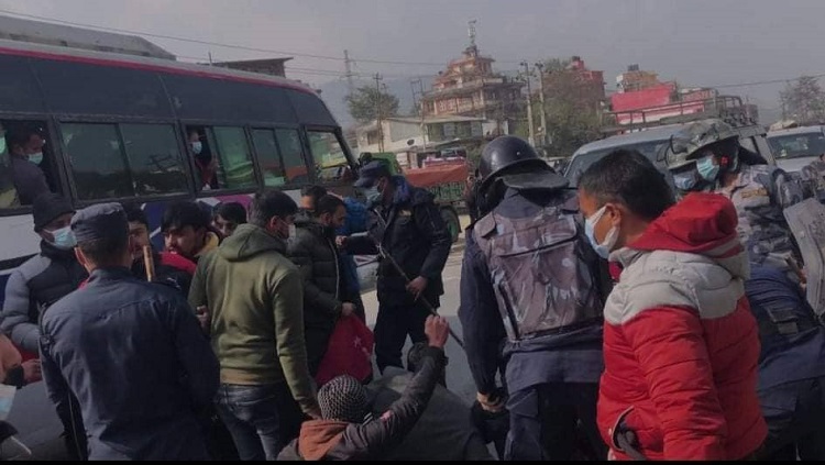 सभामुख सापकोटालाई कालो झण्डा देखाइयो (फोटोफिचर)