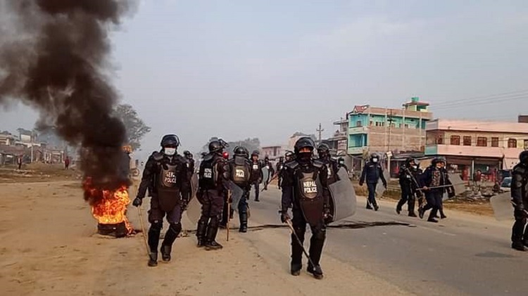 सिके राउतका जिल्ला उपाध्यक्षसहित ६ जना पक्राउ