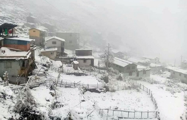 हिमपात प्रभावः प्रशासनद्वारा यात्रामा ननिस्कन आग्रह