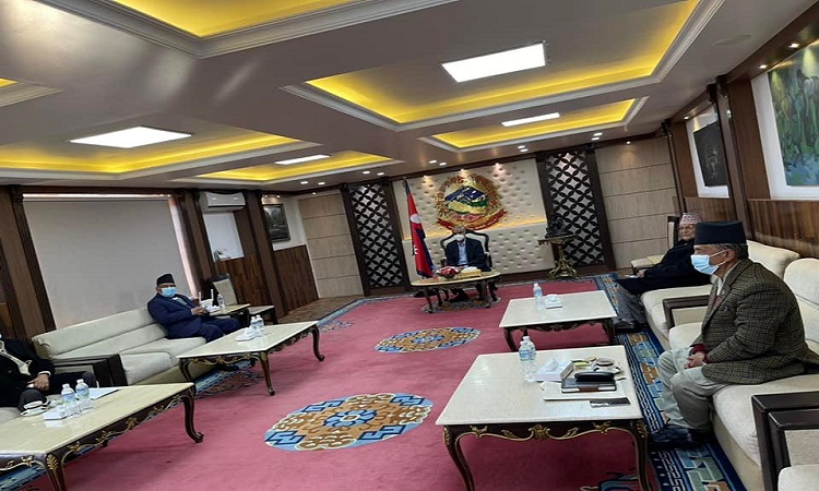 सात महिनापछि ओली प्रधानमन्त्री निवासमा, देउवा र प्रचण्डसँग भेटवार्ता