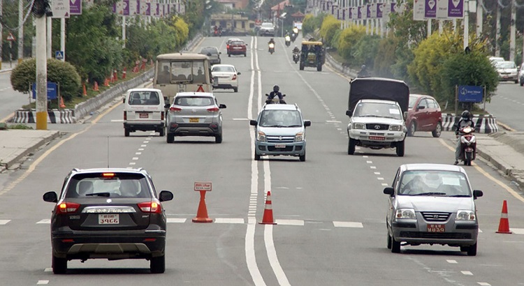 सरकारले निषेधाज्ञा खुकुलो बनाएपछि पुनः बढ्यो कोरोना संक्रमण