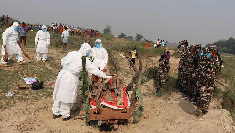शव व्यवस्थापन गर्ने सैनिकले समेत पाएनन् कोरोना बिमा