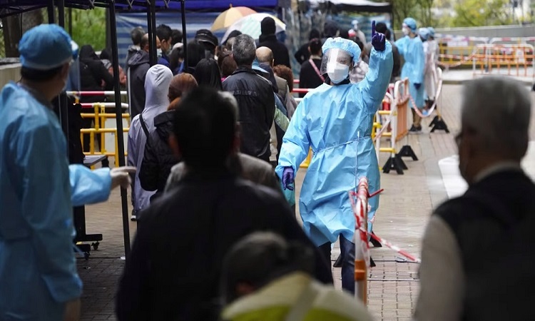 हङकङमा कोभिडको पाँचौ लहरः संक्रमित बढेसँगै स्वास्थ्य सेवा अस्तव्यस्त