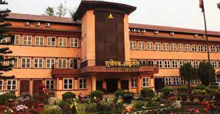 सत्तारुढ दल– विदेशी सहायताको विरोध गर्दै, निर्वाचन आयोग– निर्वाचनको लागि अन्तर्राष्ट्रिय सहायता जुटाउन दाता गुहार्दै