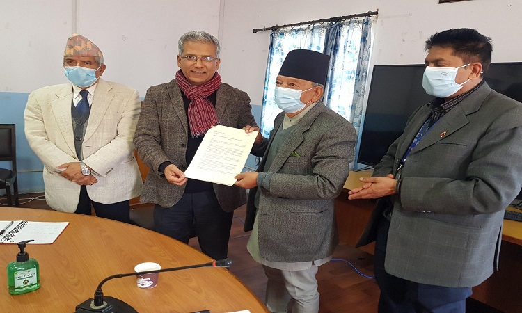 ३० दलले बुझाए निर्वाचन आयोगलाई ज्ञापनपत्र