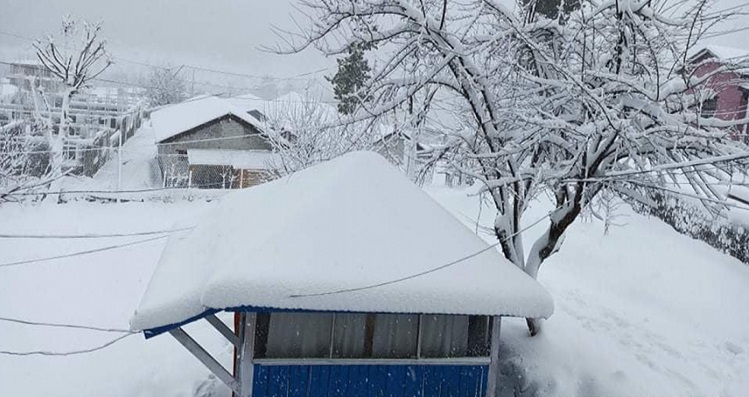 मनाङमा आइतबारदेखि पुनःहिमपात, यातायात अवरुद्ध
