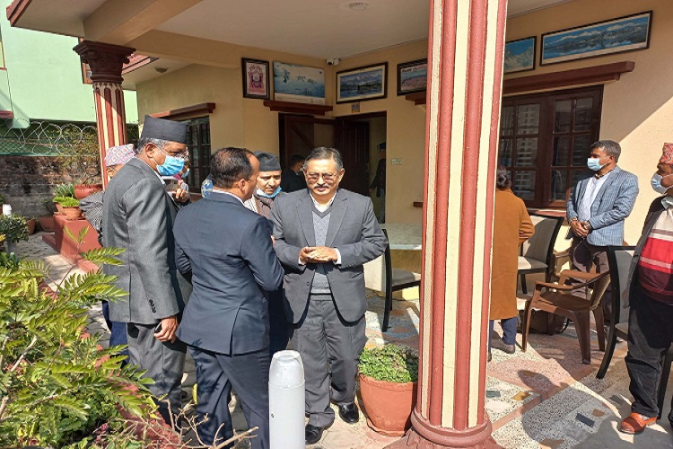 ओली भेट्न बालकोट पुगे गृहमन्त्री खाँण