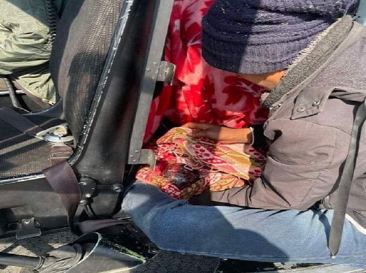 धनलक्ष्मीले आकाशमै जन्माइन छोरा