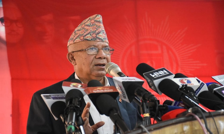 सभामुख अग्निप्रसाद सापकोटाको पक्षमा उभिन्छौँ : माधव नेपाल