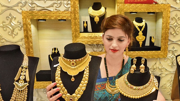 ह्वात्तै बढ्यो सुनको मूल्य, कतिमा हुँदैछ कारोबार ?