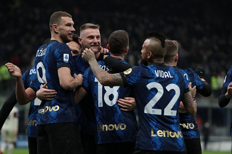 मार्टिनेजको ह्याट्रिक प्रेरित इन्टर शीर्षस्थानमा