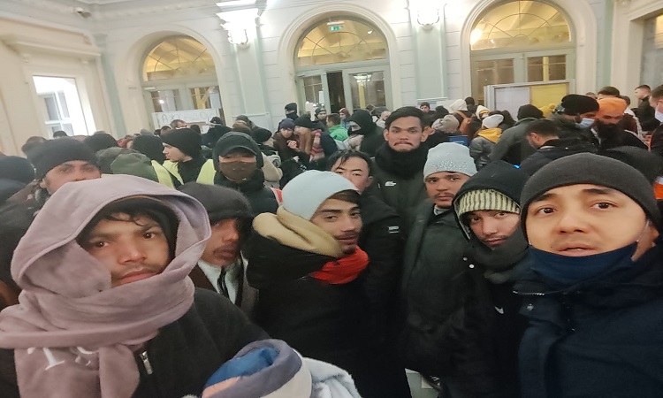 रुस–युक्रेन द्वन्द्वबाट प्रभावित ५६२ जना नेपालीहरु सुरक्षित स्थानमा