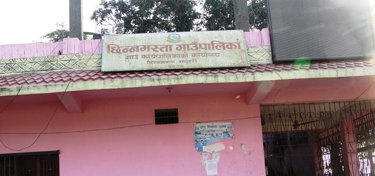 अध्यक्षकै निर्देशनमा गाउँपालिका कार्यालयमा तालाबन्दी