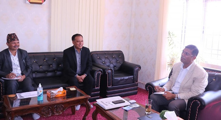 मुख्यमन्त्री शाही र नेपाल विद्युत प्राधिकरणका निर्देशक घिसिङ्गबीच भेट