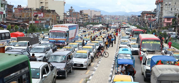 भाडा समायोजन नगरिए ८ गतेदेखि भाडा बढाउने यातायत व्यवसायीको चेतावनी