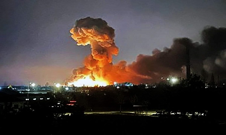 युक्रेनको राजधानी कीभको मध्यभागमा शक्तिशाली विस्फोट