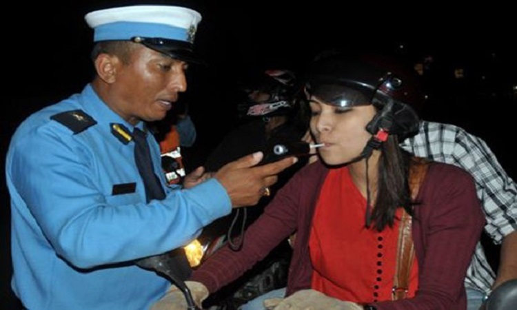 कोरोना संक्रमण घटेपछि प्रहरीद्वारा मापसे जाँचमा कडाई