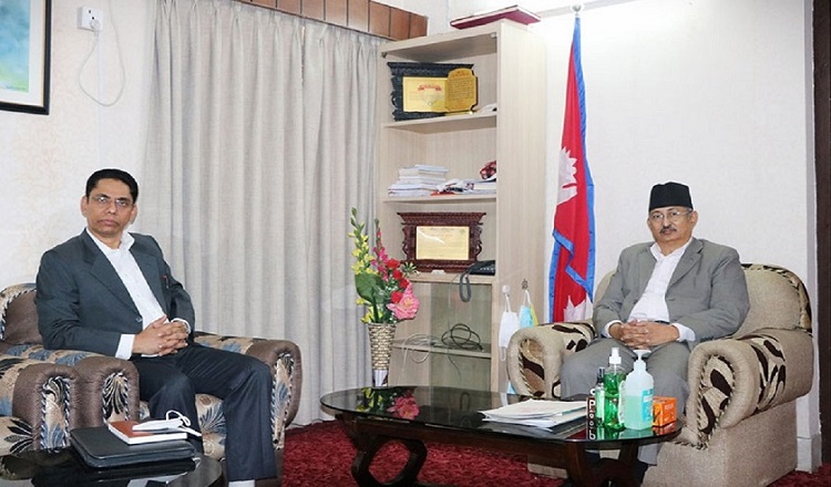 विप्लव नेतृत्वको नेकपाका प्रवक्ता प्रकाण्डले गरे प्रधानमन्त्री र गृहमन्त्रीसँग भेटवार्ता