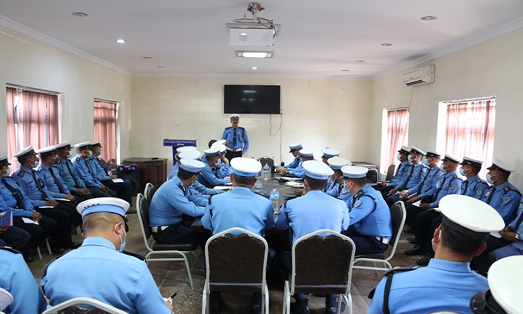 होलीमा अवाञ्छित गतिविधि रोक्न काठमाडौंको ट्राफिक व्यवस्थापनमा कडाई