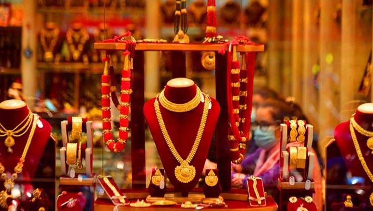 सुनको मूल्य घट्यो, कतिमा हुँदैछ कारोबार ?