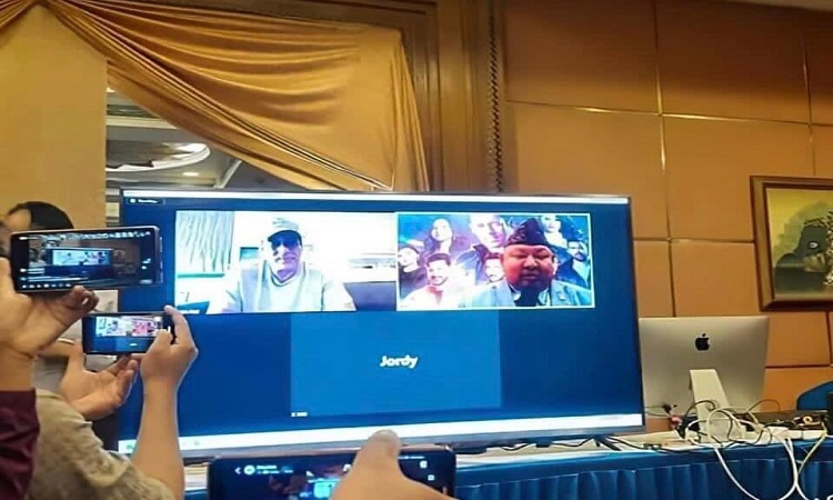 सलमान खानसँगकाे भिडियो कन्फ्रेन्समा मन्त्री आलेले भने, 'हम बहुत खुस हुआ'