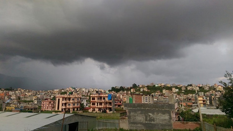देशको अधिकांश भूभागमा सामान्य बदली, चट्याङसहित वर्षाको सम्भावना