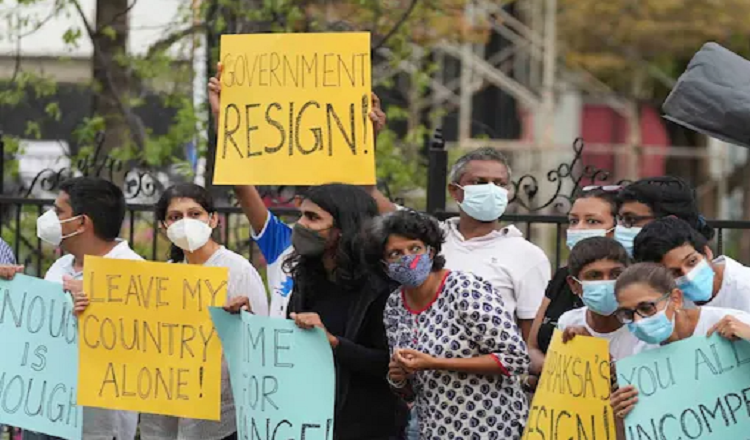 श्रीलंकामा राजापाक्षे सरकारका ४० सांसदहरूले दिए राजीनामा