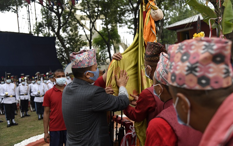 प्रहरी महानिरीक्षक शैलेश थापा क्षेत्रीबाट मौलो पूजा सम्पन्न