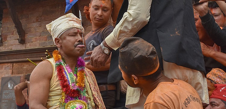 बुद्ध कृष्णले नवौँपटक जिब्रो छेडाए