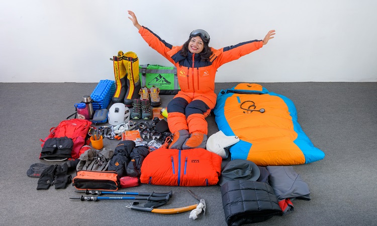 डाक्टर प्रिती भुषाल सहितको टोलीको सगरमाथा आरोहणको अभियान शुरु