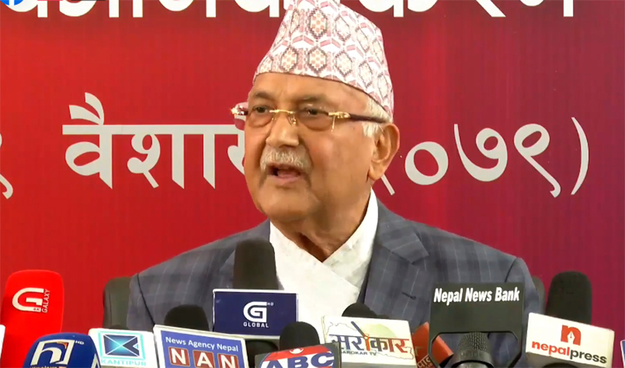 ओलीले भने– बाख्रा खान पर्यो भने  बाघ हुल बाँधेर आउँदैन