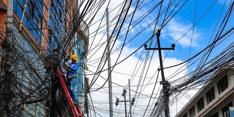 पोल भाडा नतिरे इन्टरनेट र केबल टीभीका लाइन काट्ने प्राधिकरणको चेतावनी