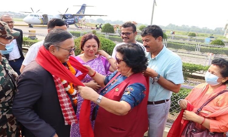 कांग्रेसका असन्तुष्ट पक्षसँग ‘डिल’ गर्न चितवन पुगे गृहमन्त्री खाँण