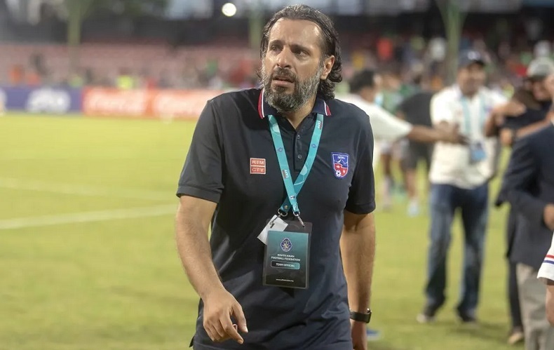 प्रशिक्षक अलमुताइरीको कार्यशैलीप्रति खेलाडीहरु असन्तुष्ट, ९ जनाले छाडे प्रशिक्षण क्याम्प